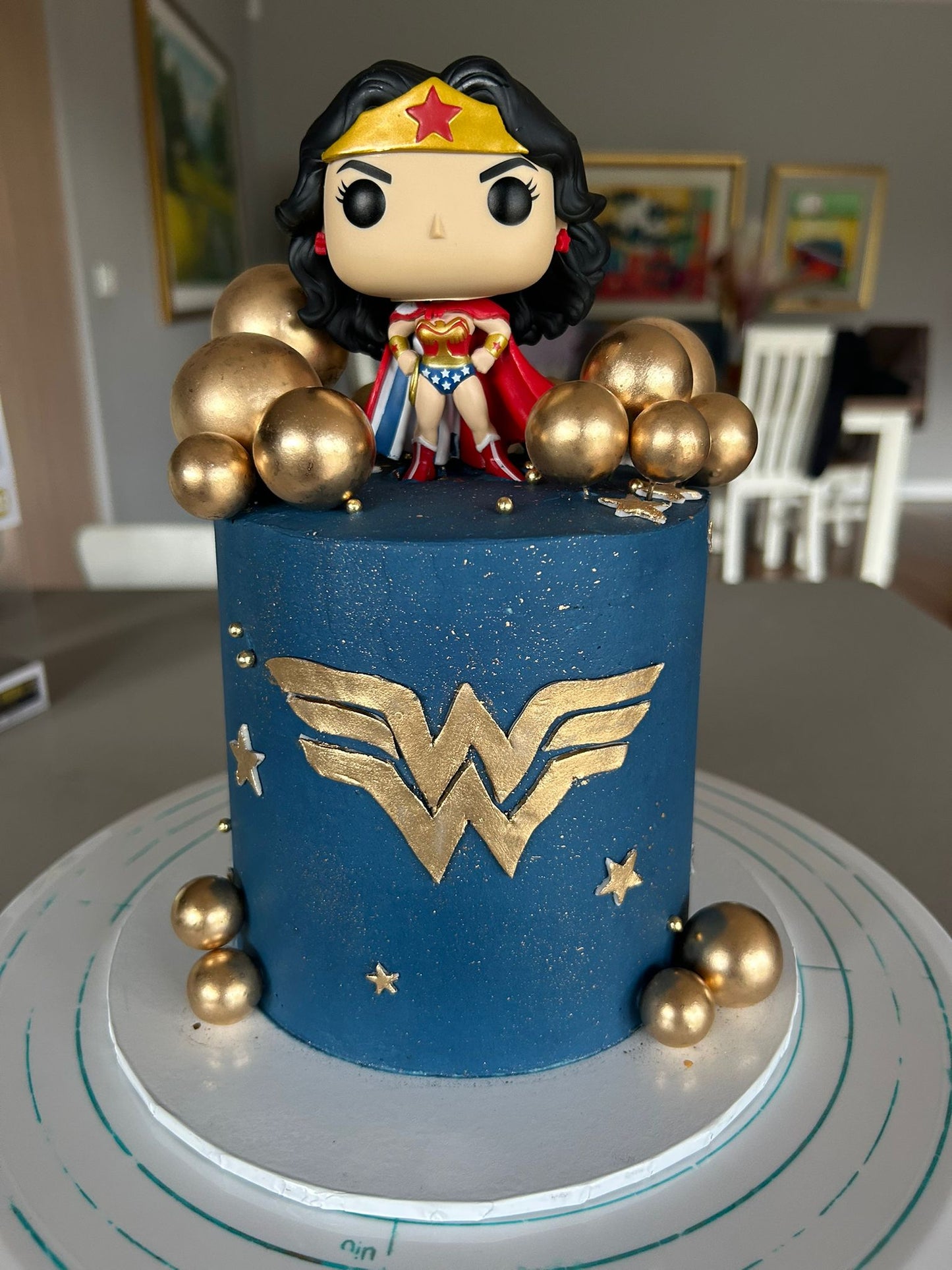 Wonder Woman Cake